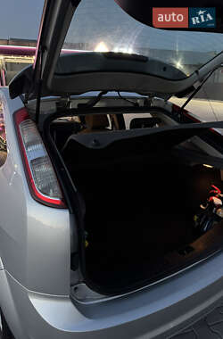 Хэтчбек Ford Focus 2010 в 