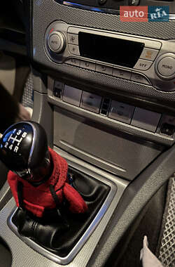 Хэтчбек Ford Focus 2010 в 