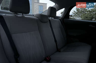 Седан Ford Focus 2015 в 