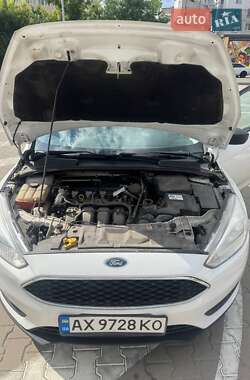 Седан Ford Focus 2016 в 