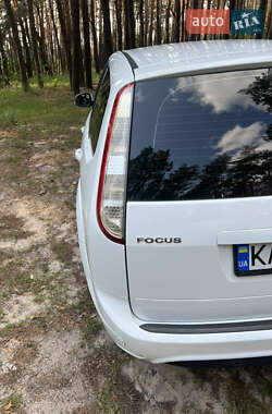 Универсал Ford Focus 2010 в 