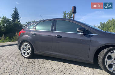 Хэтчбек Ford Focus 2013 в 