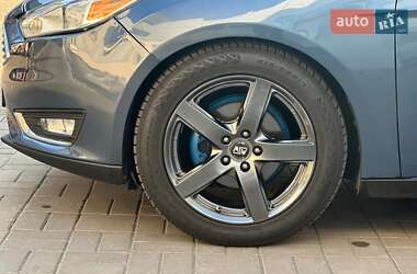 Седан Ford Focus 2018 в 