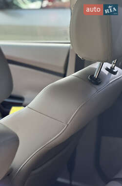Хэтчбек Ford Focus 2012 в 