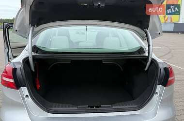Седан Ford Focus 2015 в 
