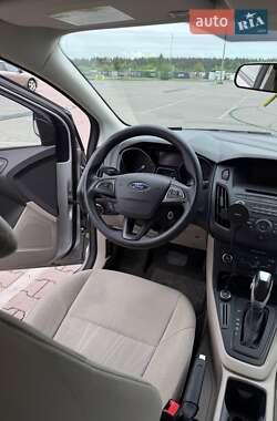 Седан Ford Focus 2015 в 