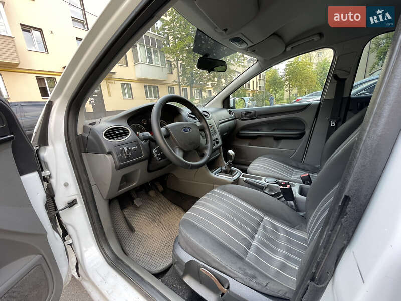 Хэтчбек Ford Focus 2011 в Киеве
