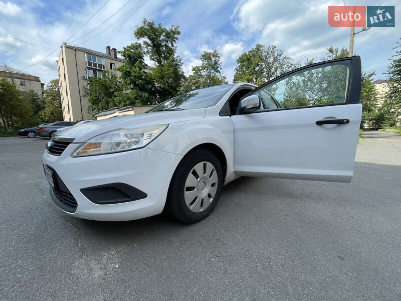 Хэтчбек Ford Focus 2011 в Киеве