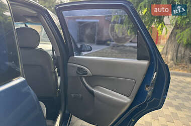 Седан Ford Focus 2000 в 