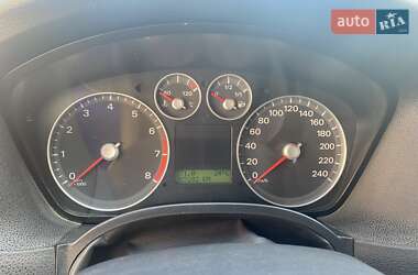 Хэтчбек Ford Focus 2007 в 