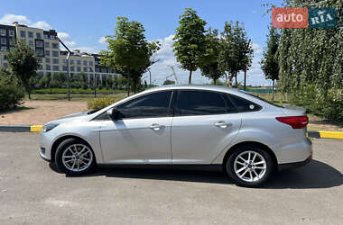 Седан Ford Focus 2015 в 