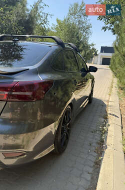 Седан Ford Focus 2015 в 