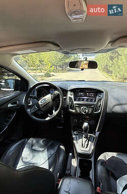 Седан Ford Focus 2015 в 