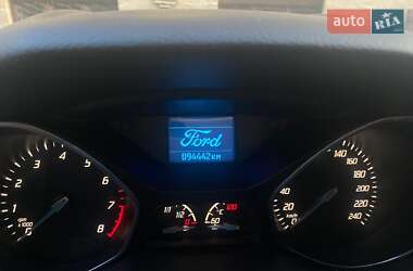 Хэтчбек Ford Focus 2013 в 