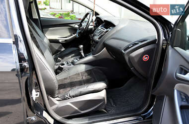 Седан Ford Focus 2011 в 