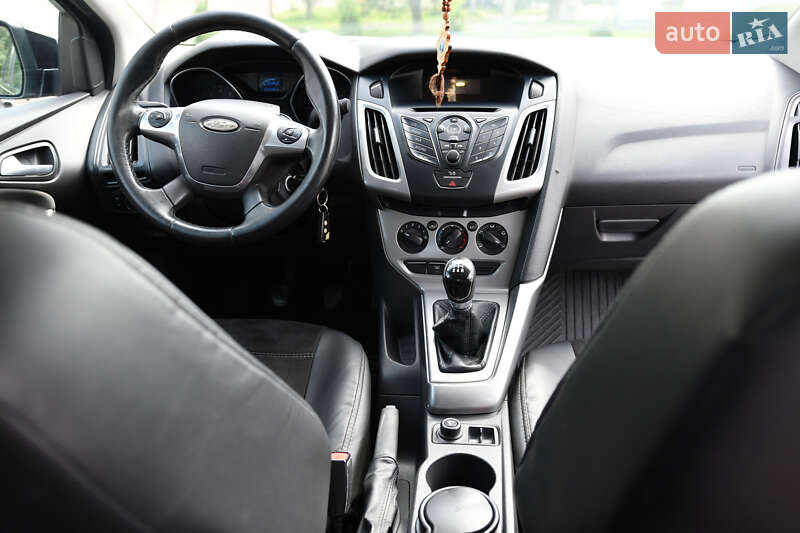 Седан Ford Focus 2011 в Чемеровцах
