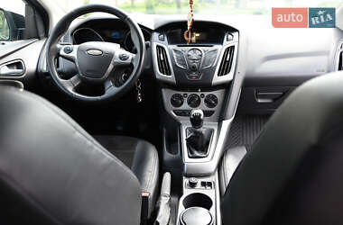 Седан Ford Focus 2011 в 