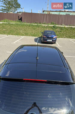 Хэтчбек Ford Focus 2012 в 
