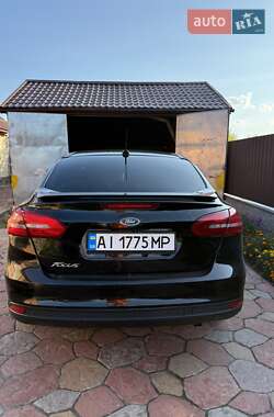 Седан Ford Focus 2016 в 