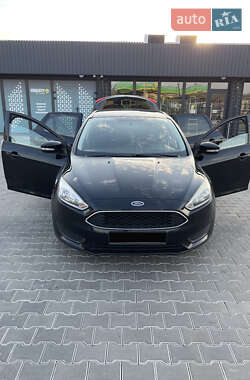 Седан Ford Focus 2016 в 