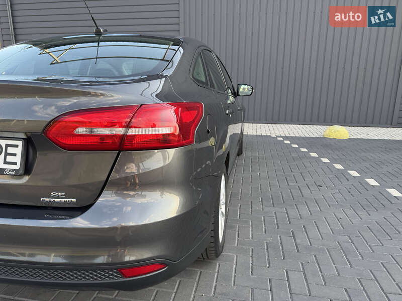 Седан Ford Focus 2015 в Кропивницком