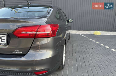 Седан Ford Focus 2015 в 