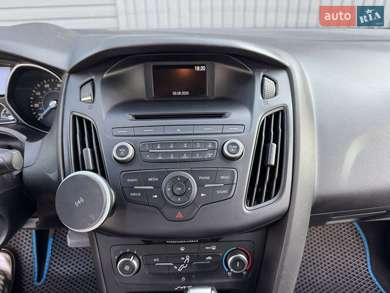 Седан Ford Focus 2015 в Кропивницком