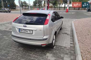 Хэтчбек Ford Focus 2006 в 