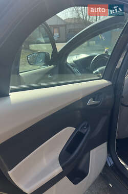 Седан Ford Focus 2012 в 