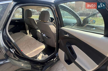 Седан Ford Focus 2012 в 