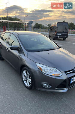 Хэтчбек Ford Focus 2012 в 