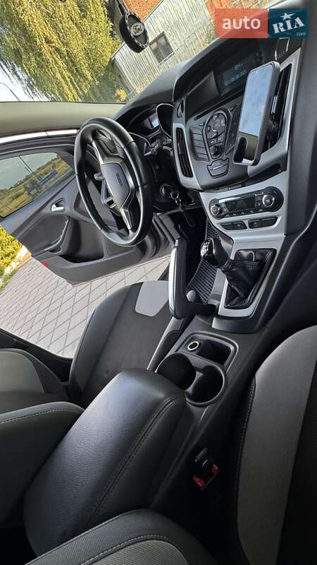 Седан Ford Focus 2013 в Миргороді
