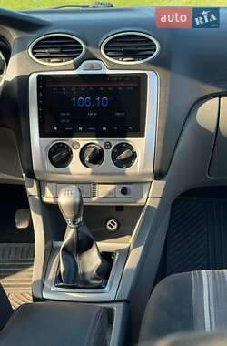 Хэтчбек Ford Focus 2009 в 