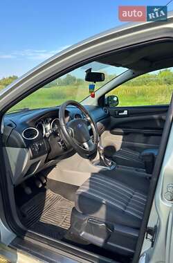 Хэтчбек Ford Focus 2009 в 