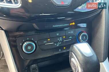 Седан Ford Focus 2016 в 