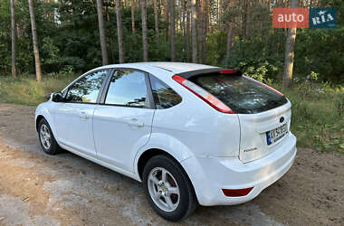 Хэтчбек Ford Focus 2011 в 
