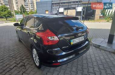 Хэтчбек Ford Focus 2013 в 