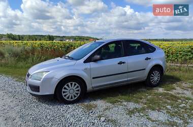 Хэтчбек Ford Focus 2005 в 