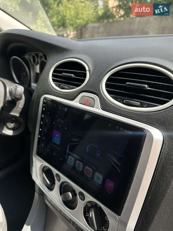 Универсал Ford Focus 2010 в Хороле