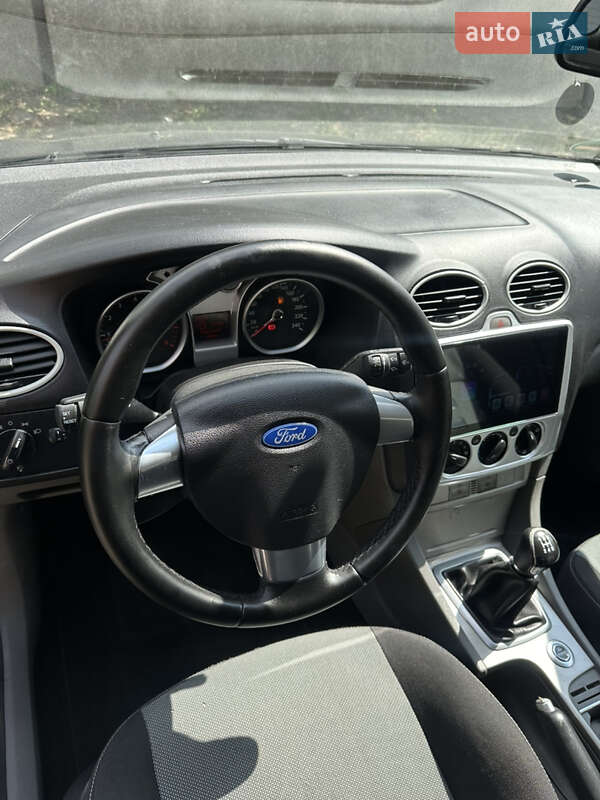 Универсал Ford Focus 2010 в Хороле
