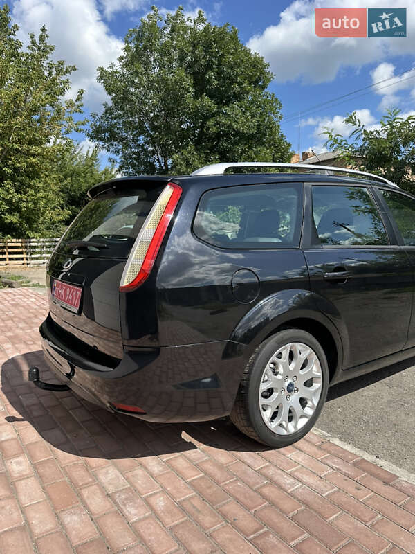 Универсал Ford Focus 2010 в Хороле