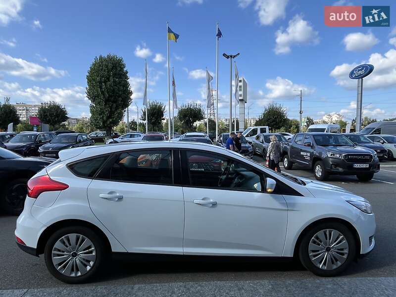Хэтчбек Ford Focus 2017 в Киеве