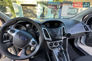 Хэтчбек Ford Focus 2013 в 