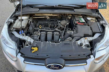Хэтчбек Ford Focus 2013 в 