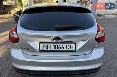 Хэтчбек Ford Focus 2013 в 