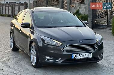 Седан Ford Focus 2015 в 