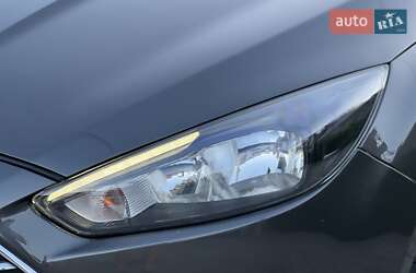 Седан Ford Focus 2015 в 