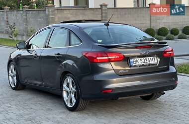 Седан Ford Focus 2015 в 