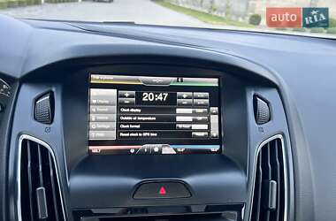 Седан Ford Focus 2015 в 