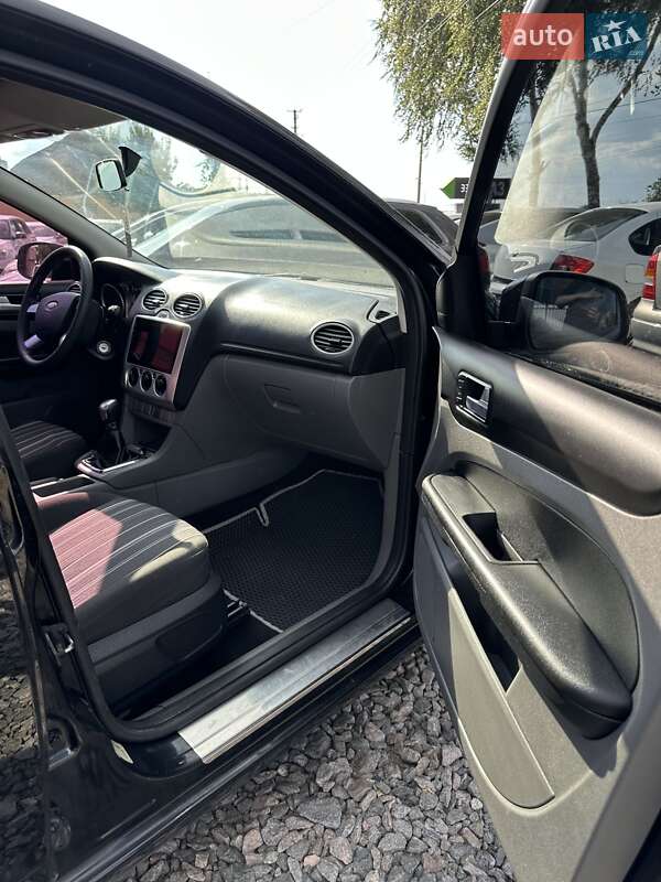 Хэтчбек Ford Focus 2008 в Смеле